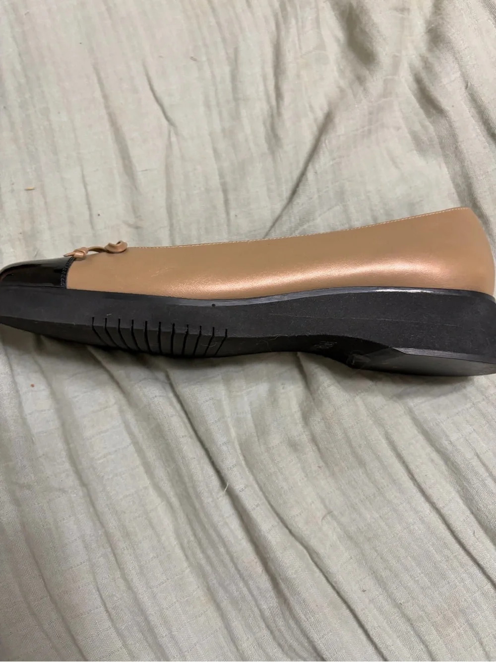 Salvatore Ferragamo Tan and Black Leather Cap-Toe Ballet Flats size 4.5